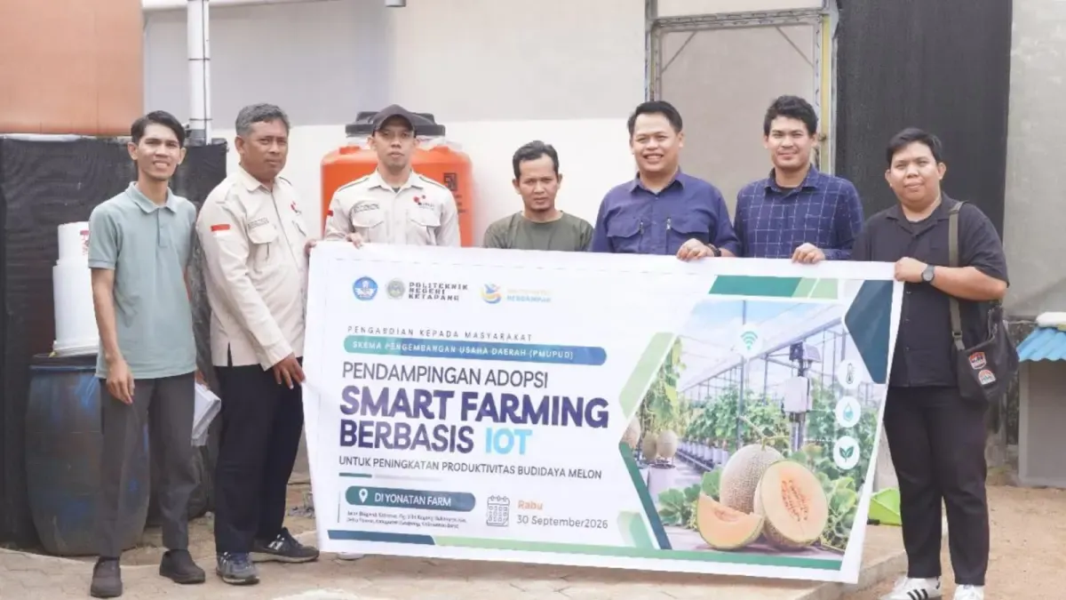 m Pengabdian kepada Masyarakat (PKM) Politeknik Negeri Ketapang melaksanakan program Pendampingan Adopsi Smart Farming Berbasis IoT di Yonatan Farm.