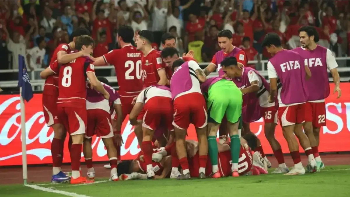 Selebrasi para pemain Indonesia usai membobol gawang Thailand di Final FIFA ASEAN Cup 2026 di Stadion Utama Gelora Bung Karno, Jakarta, pada Senin (5/10).