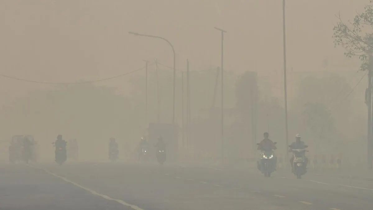 kabut asap menyelimuti kayong utara.