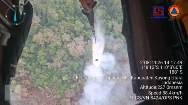 Dua Helikopter BNPB Padamkan Karhutla di Kayong Utara, Terkendala Awan Cumulonimbus
