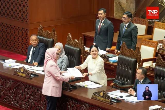 DPR Sahkan UU Pelindungan Ketenagakerjaan, Hak Pekerja Diperkuat